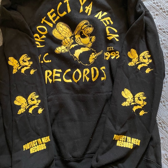 Sweatshirt - Picture 2 of 2